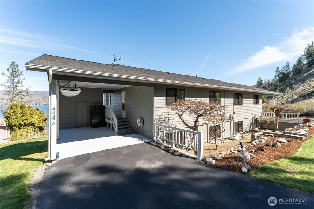 4056 Lakeveiw Place Chelan WA 98816