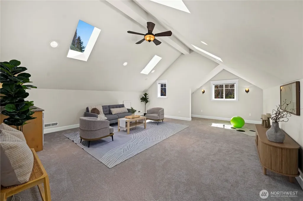 11028 E Riverside Drive Bothell WA 98011