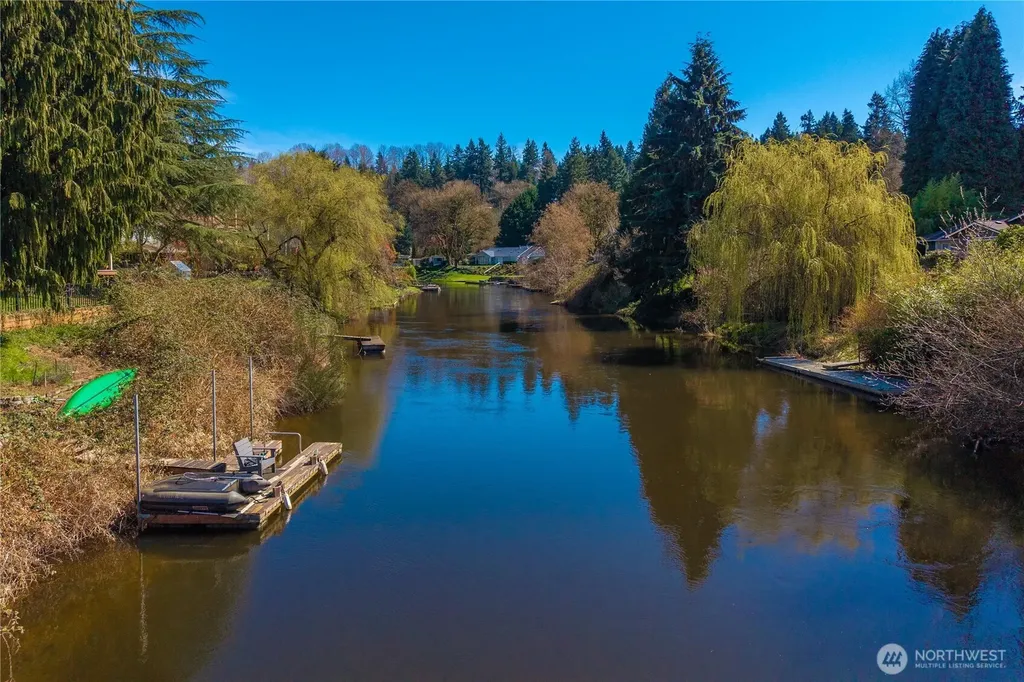 11028 E Riverside Drive Bothell WA 98011