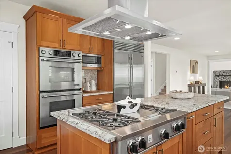11028 E Riverside Drive Bothell WA 98011