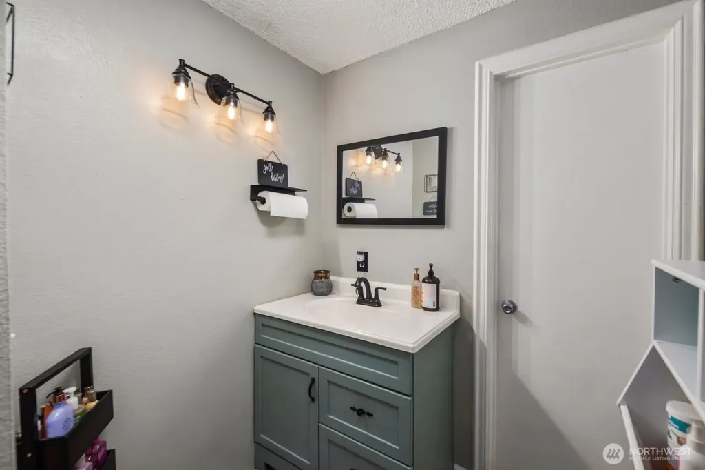 31845 18th Avenue SW Federal Way WA 98023