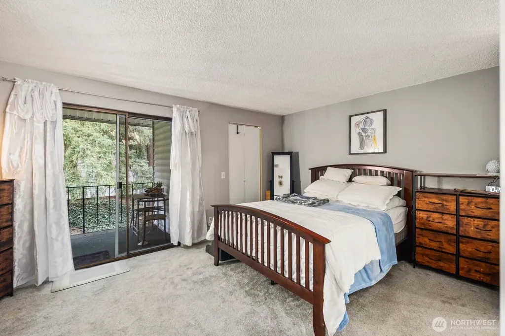 31845 18th Avenue SW Federal Way WA 98023