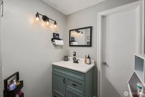 31845 18th Avenue SW Federal Way WA 98023