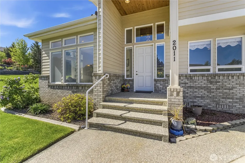2011 Maiden Lane Wenatchee WA 98801