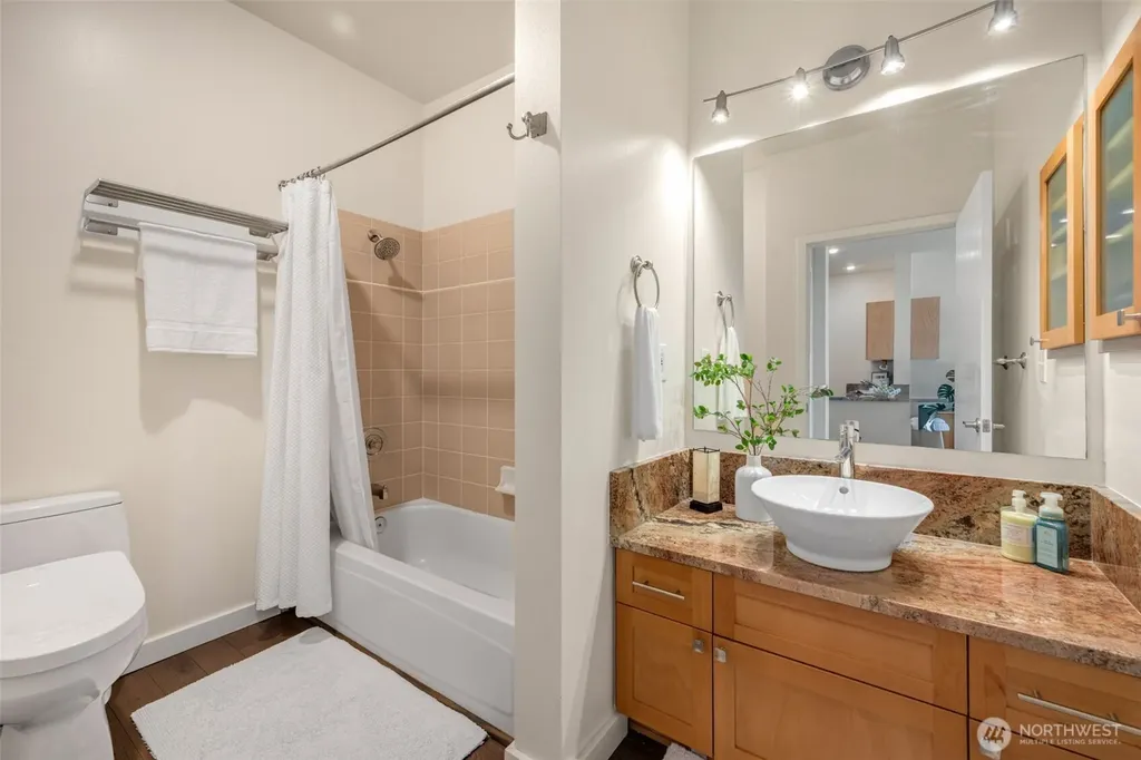 2414 1st Avenue Seattle WA 98121