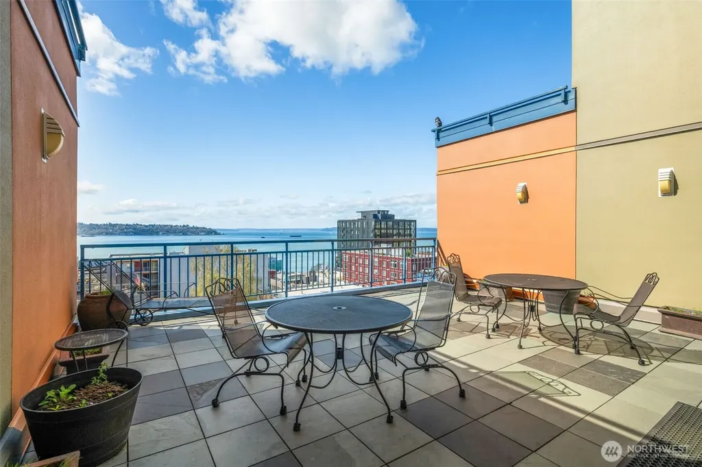 2414 1st Avenue Seattle WA 98121