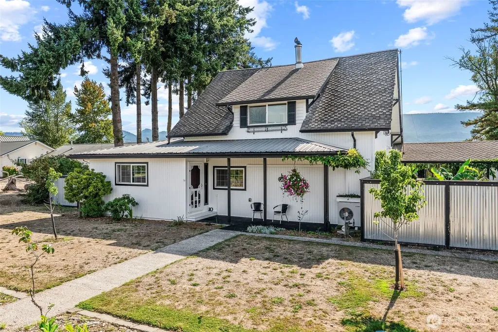 10 E Sunny Sands Road Cathlamet WA 98612