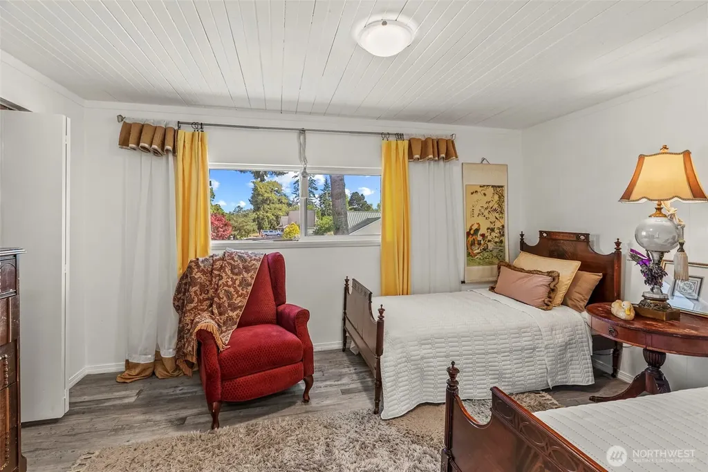 10 E Sunny Sands Road Cathlamet WA 98612