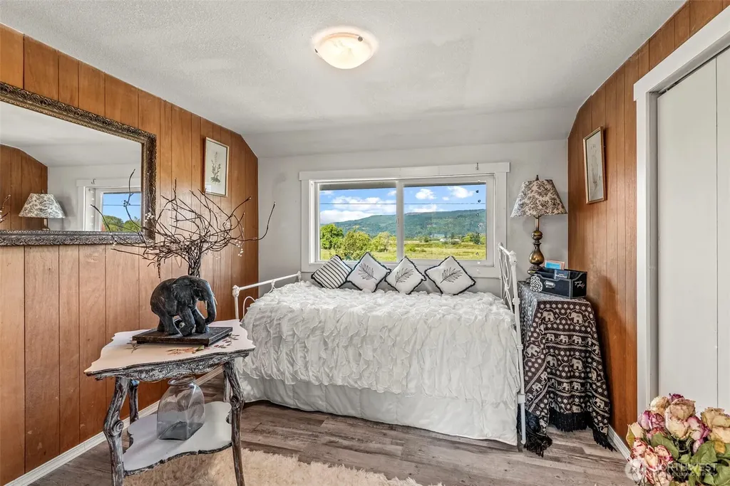 10 E Sunny Sands Road Cathlamet WA 98612