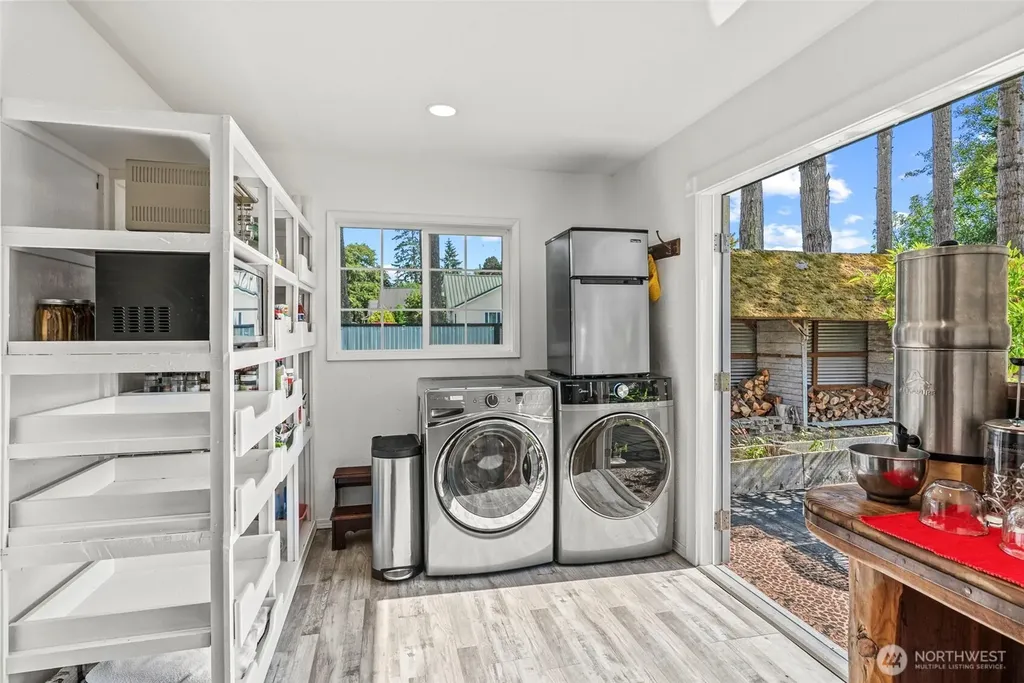 10 E Sunny Sands Road Cathlamet WA 98612