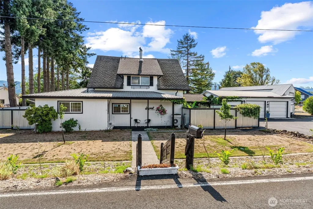 10 E Sunny Sands Road Cathlamet WA 98612