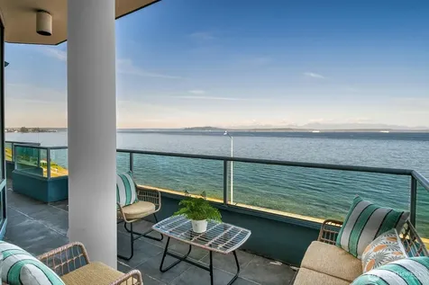 1374 Alki Avenue SW Seattle WA 98116