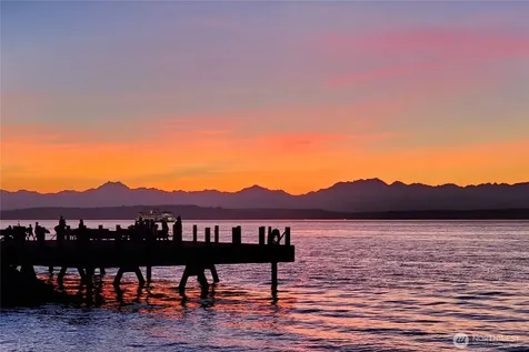 1374 Alki Avenue SW Seattle WA 98116
