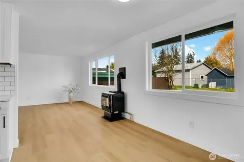 1006 Fidalgo Street Sedro Woolley WA 98284