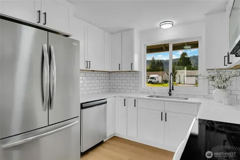 1006 Fidalgo Street Sedro Woolley WA 98284