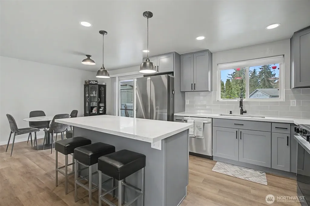 33831 37th Avenue SW Federal Way WA 98023