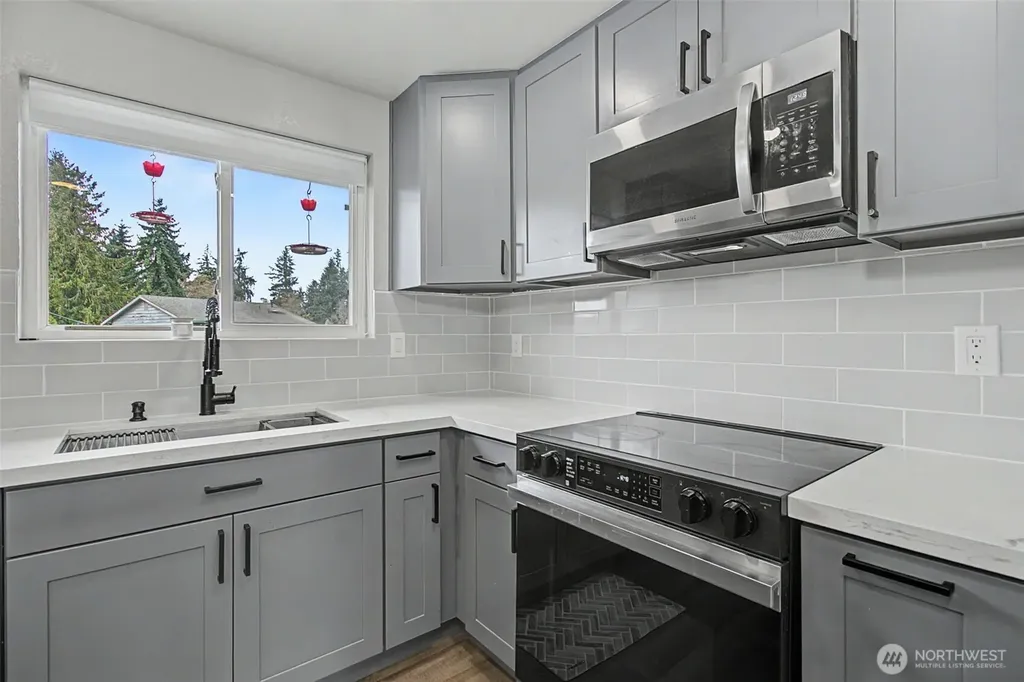 33831 37th Avenue SW Federal Way WA 98023