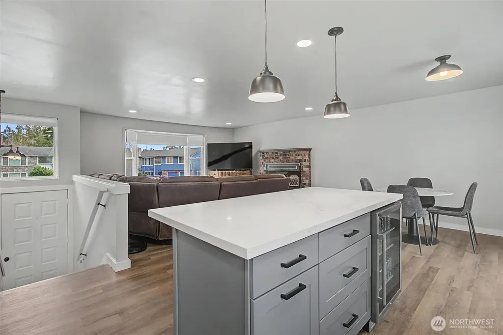 33831 37th Avenue SW Federal Way WA 98023