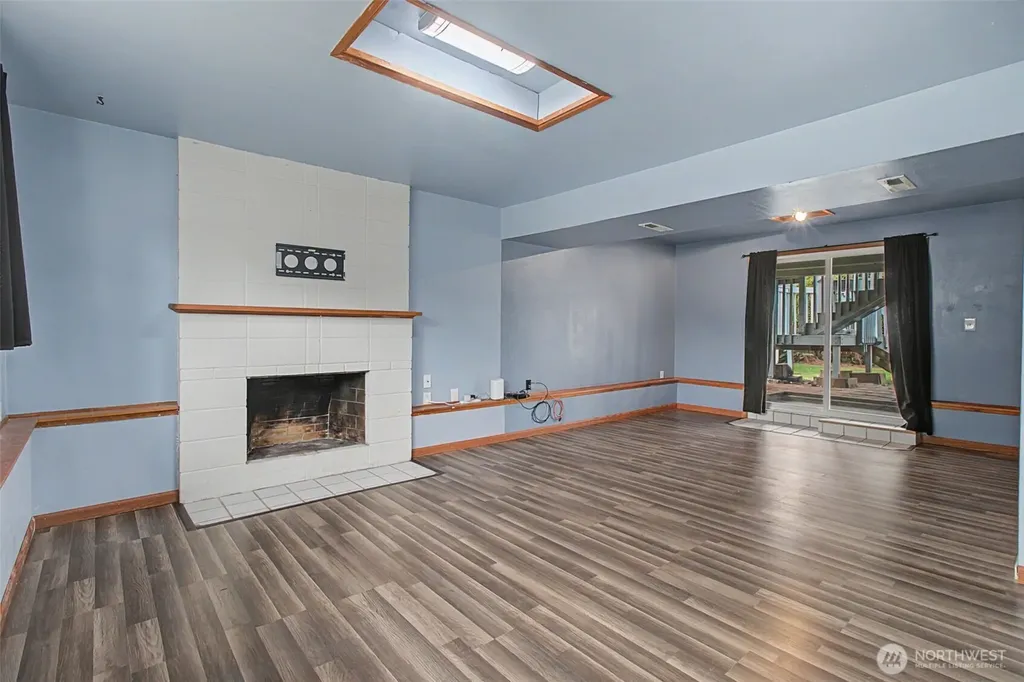 33831 37th Avenue SW Federal Way WA 98023