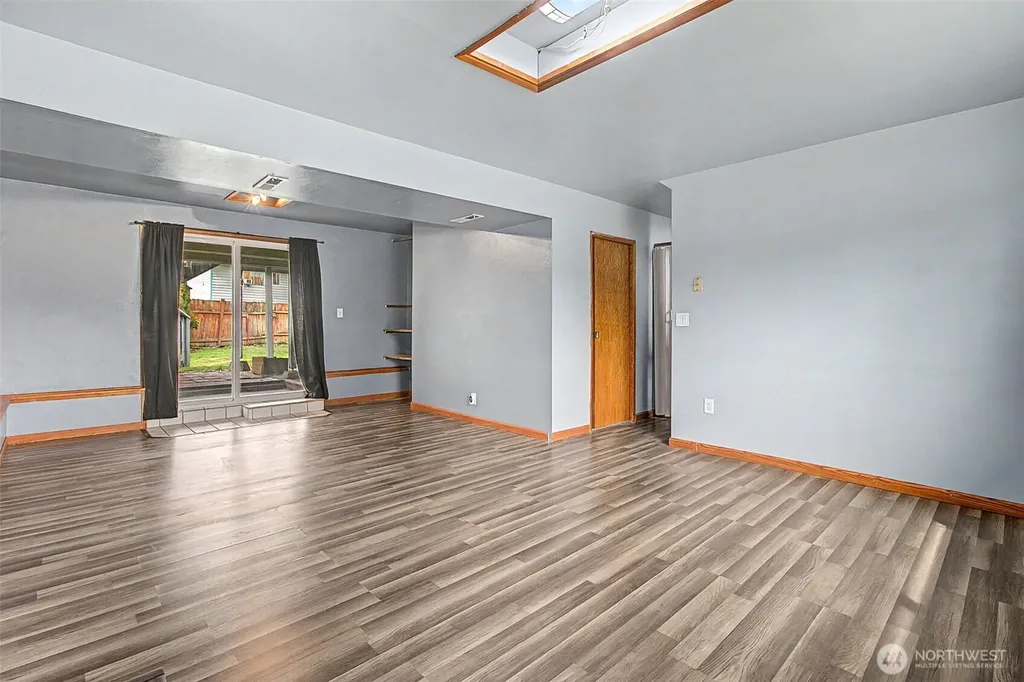 33831 37th Avenue SW Federal Way WA 98023