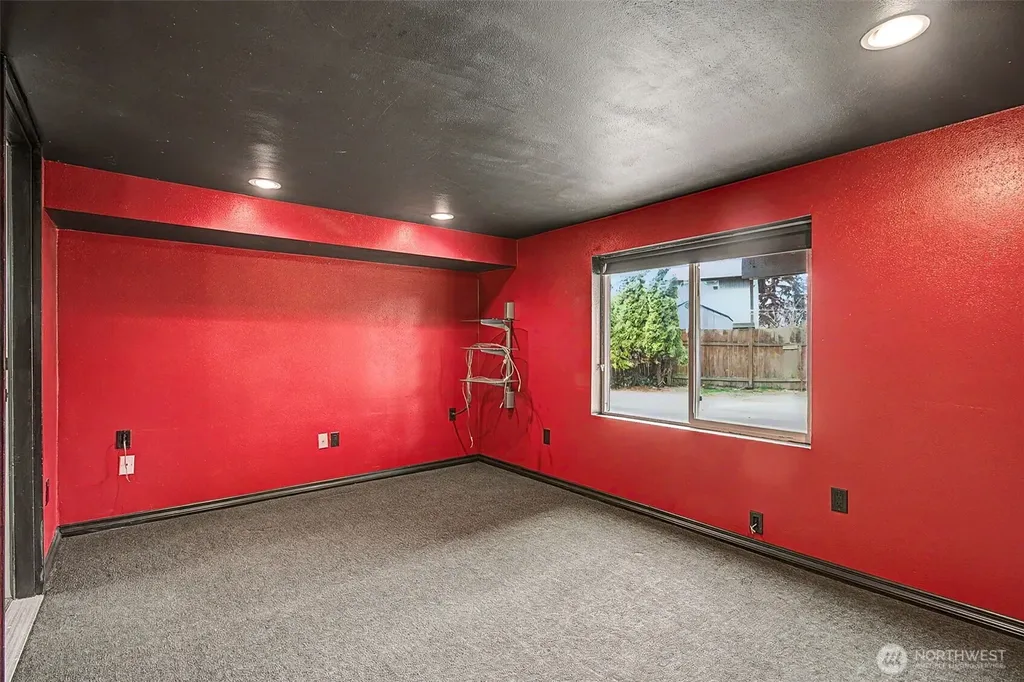 33831 37th Avenue SW Federal Way WA 98023