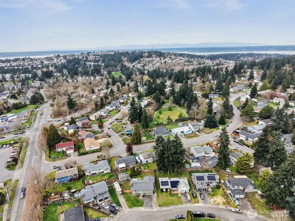 33831 37th Avenue SW Federal Way WA 98023