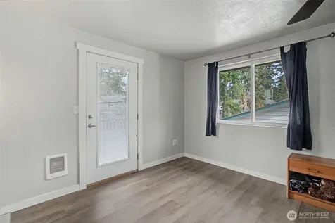 33831 37th Avenue SW Federal Way WA 98023
