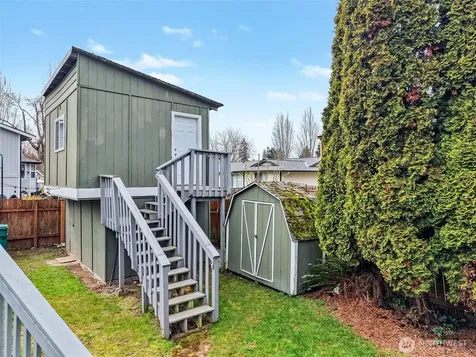 33831 37th Avenue SW Federal Way WA 98023