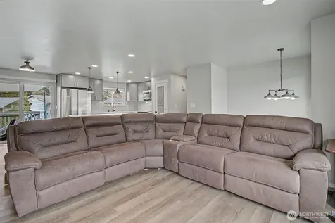 33831 37th Avenue SW Federal Way WA 98023