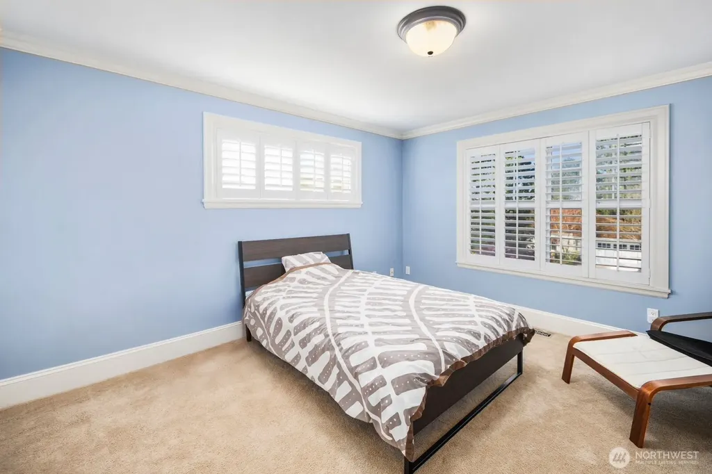 6030 Ann Arbor Avenue NE Seattle WA 98115