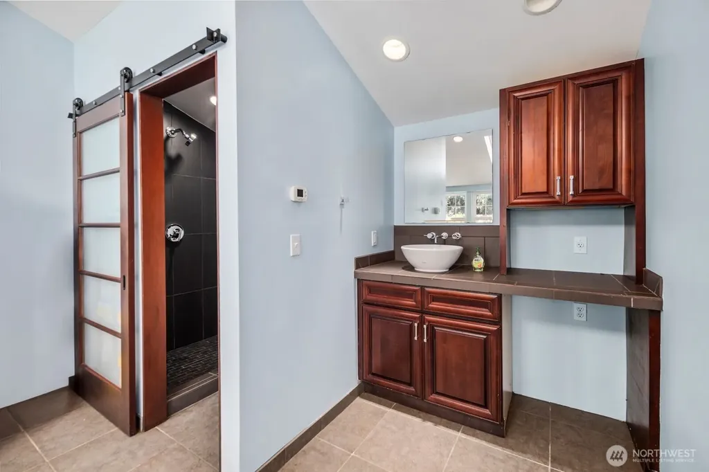 6030 Ann Arbor Avenue NE Seattle WA 98115
