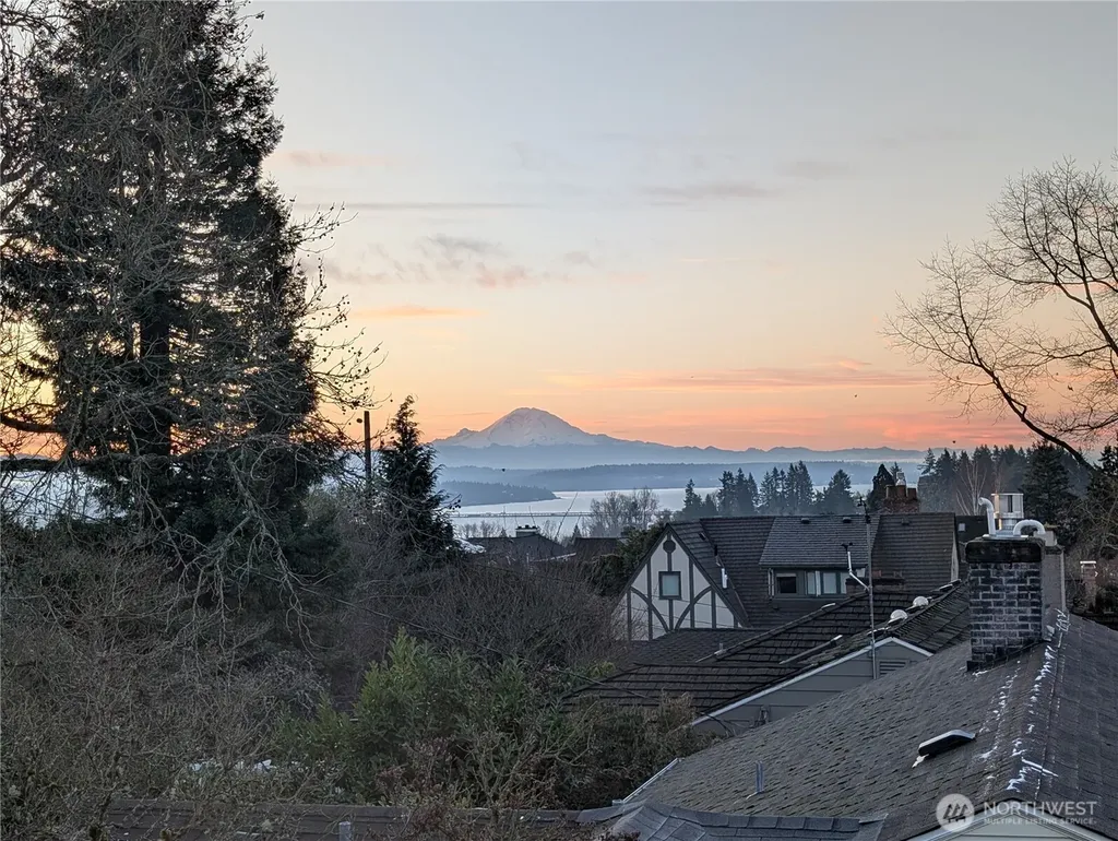 6030 Ann Arbor Avenue NE Seattle WA 98115