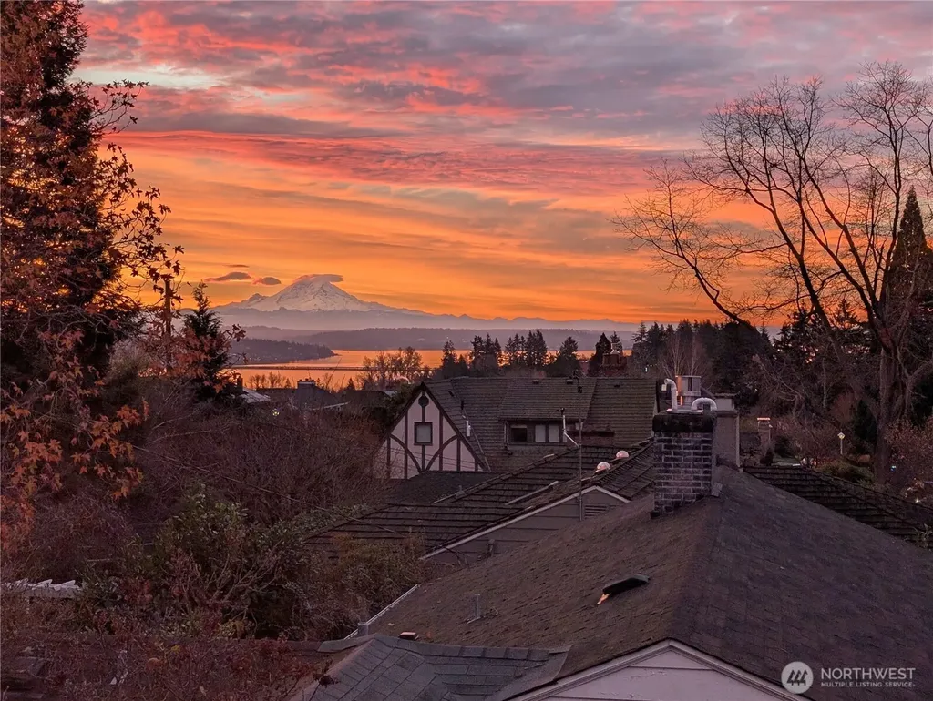6030 Ann Arbor Avenue NE Seattle WA 98115