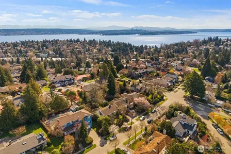6030 Ann Arbor Avenue NE Seattle WA 98115