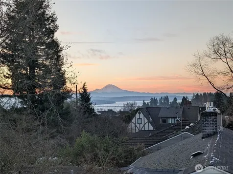 6030 Ann Arbor Avenue NE Seattle WA 98115