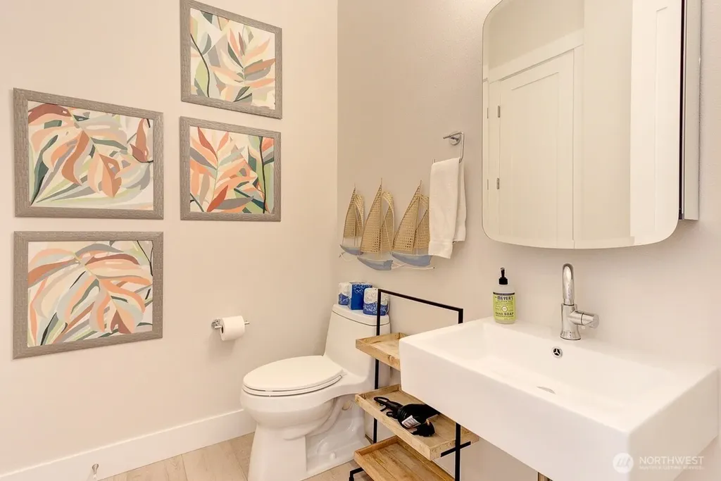204 Market Street Pacific Beach WA 98571