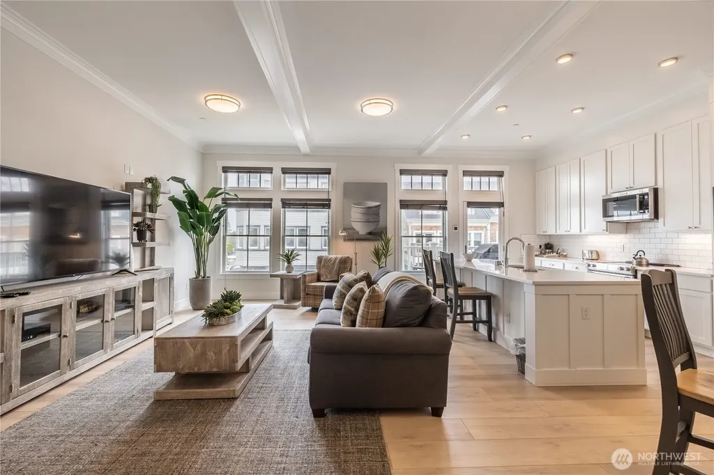 204 Market Street Pacific Beach WA 98571