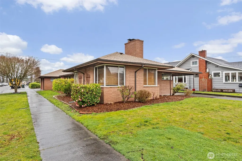 501 N Oak Street Centralia WA 98531