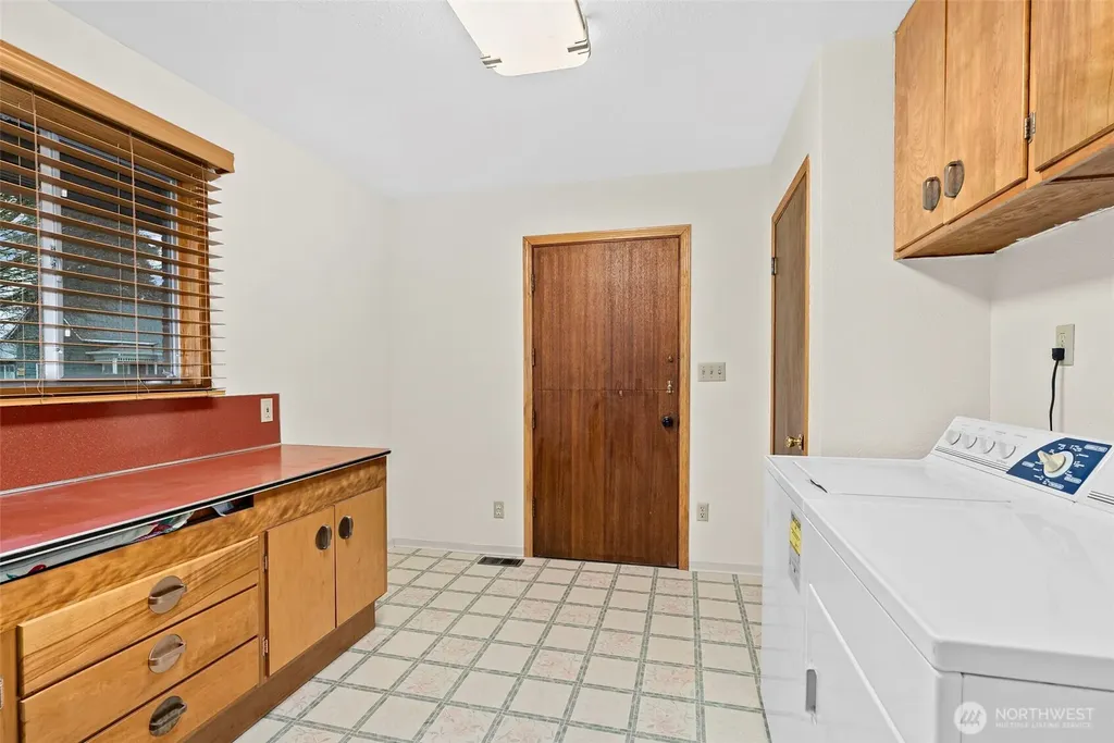 501 N Oak Street Centralia WA 98531