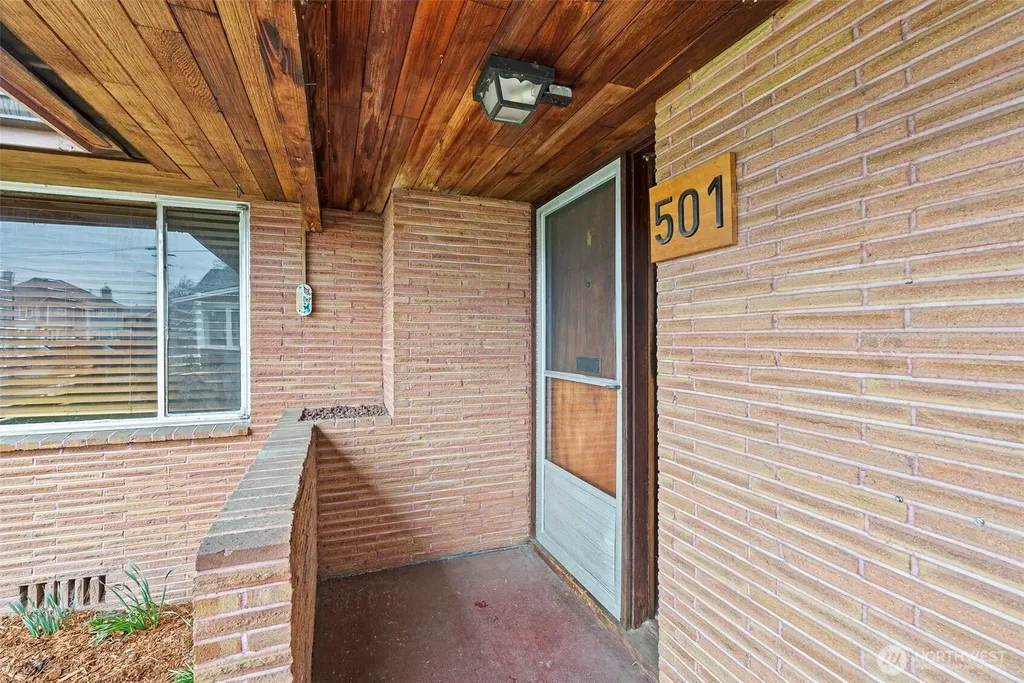 501 N Oak Street Centralia WA 98531