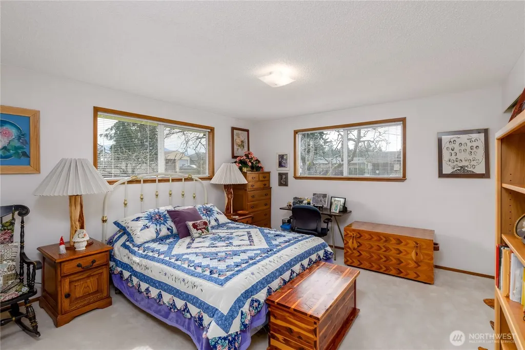 343 W Hemlock Sequim WA 98382