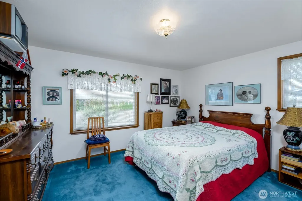 343 W Hemlock Sequim WA 98382