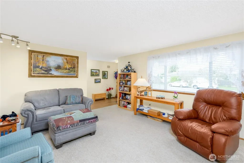 343 W Hemlock Sequim WA 98382