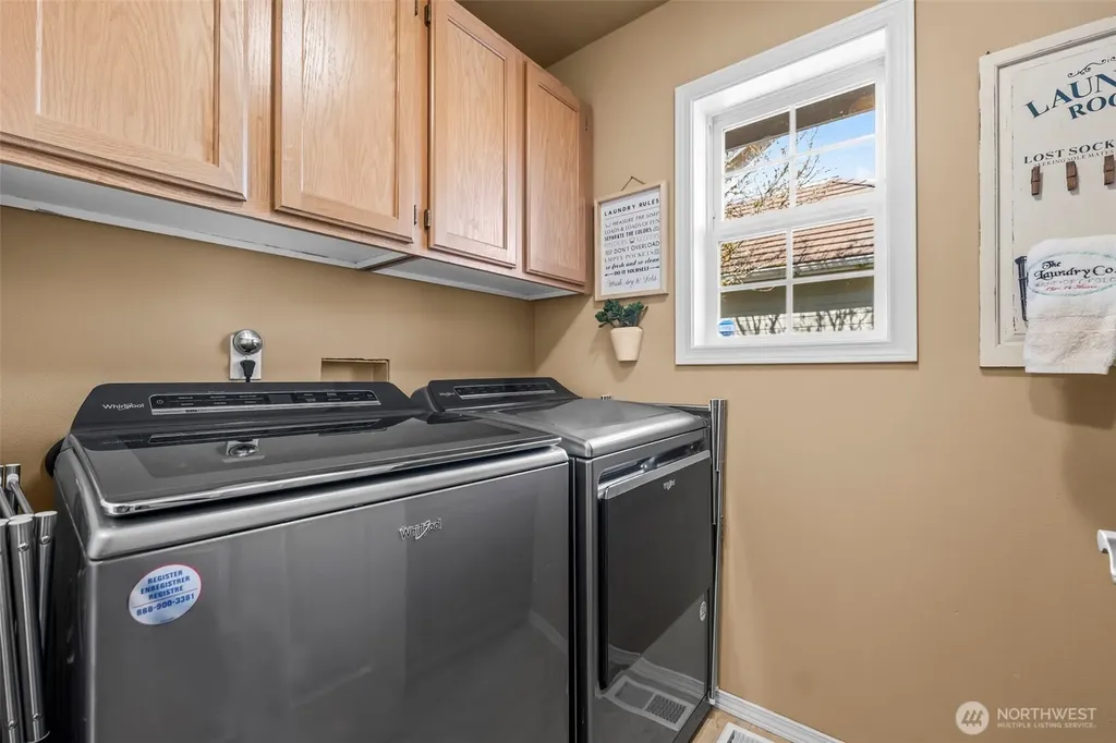 2016 Golden Maples Court NW Olympia WA 98502