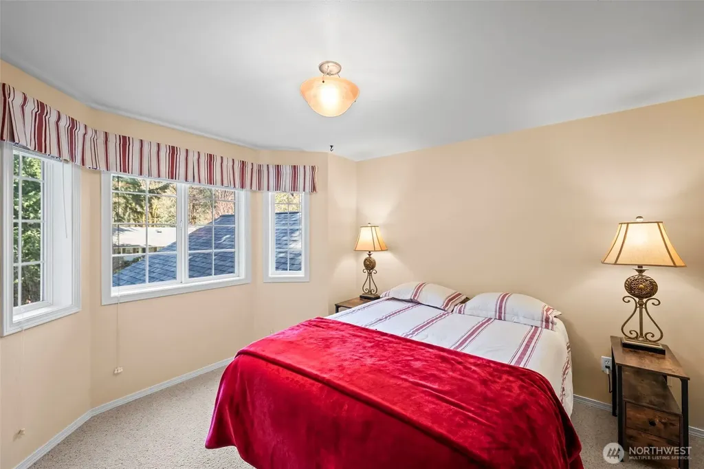 2016 Golden Maples Court NW Olympia WA 98502