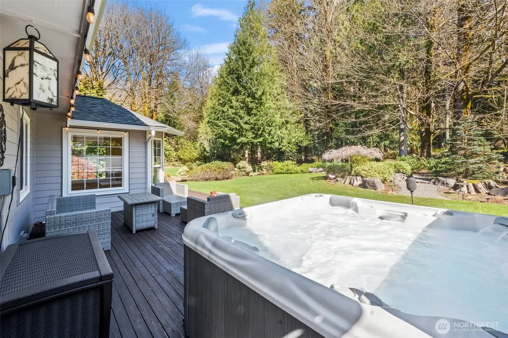 2016 Golden Maples Court NW Olympia WA 98502