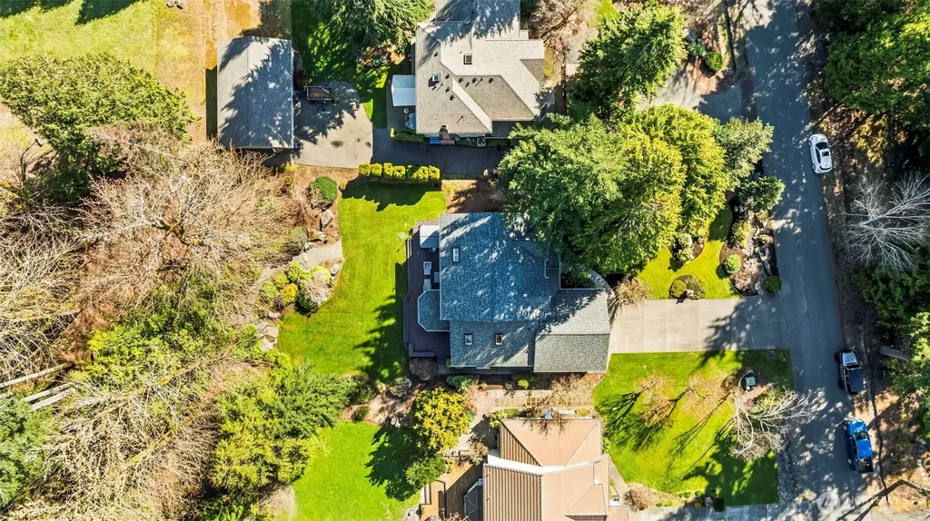 2016 Golden Maples Court NW Olympia WA 98502