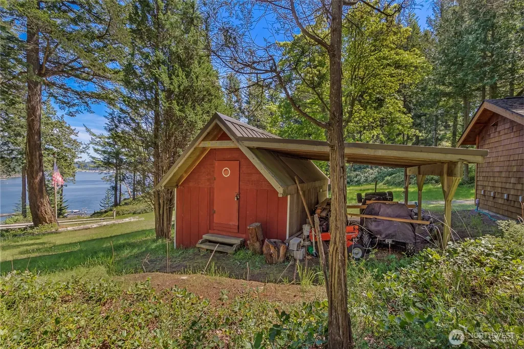 5 Nelson Trail Henry Island WA 98250