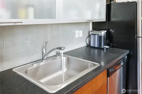 4547 8th Avenue NE Seattle WA 98105