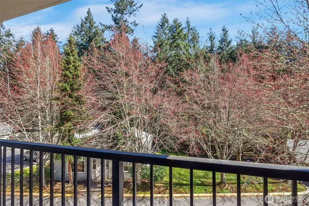 6527 200th Street SW Lynnwood WA 98036